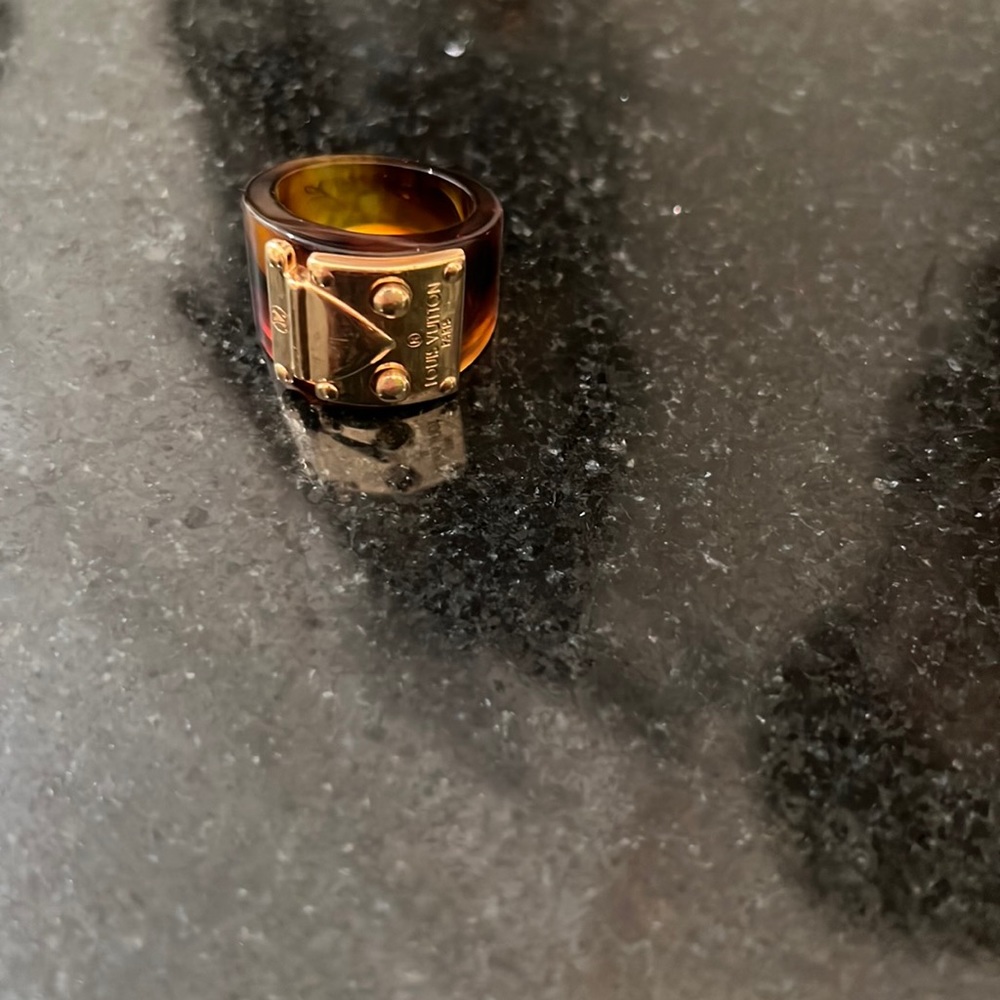 Louis Vuitton Resin Tortoise Ring
